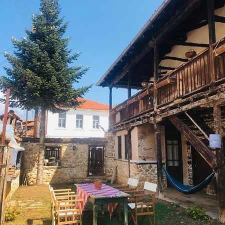 Χαγιάτι Hotel Psarades Exterior foto
